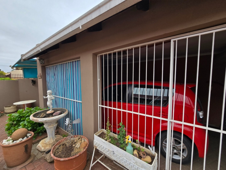 2 Bedroom Property for Sale in Uitsig Free State